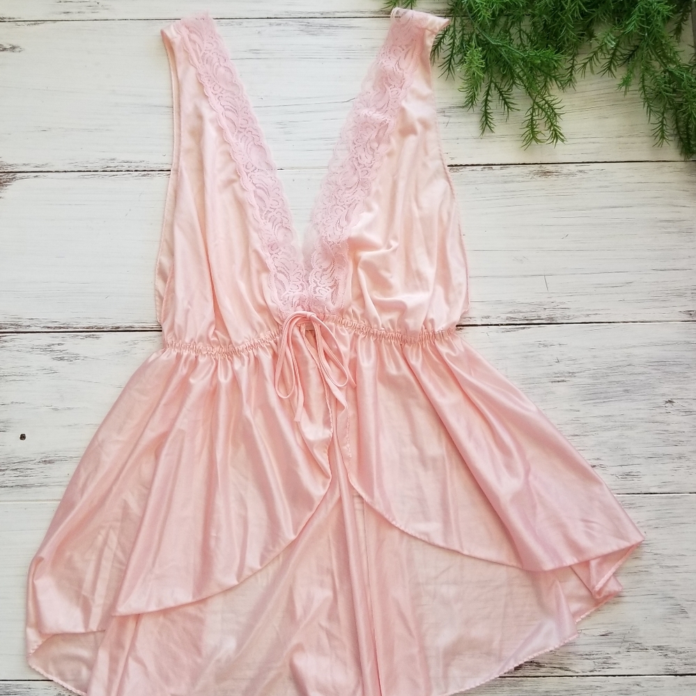 Vintage Short Nylon Pink Medium Lace Robe